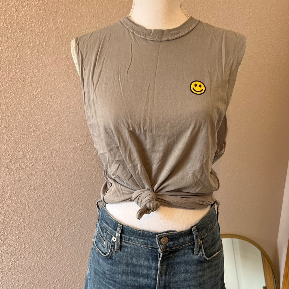 Jac Vanek sarcasm muscle tee with smiley | size s